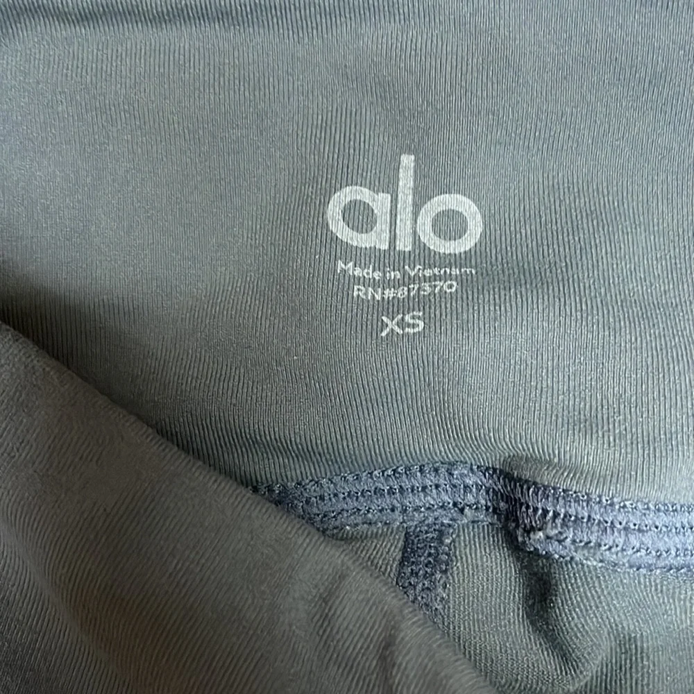 ALO Yoga great size